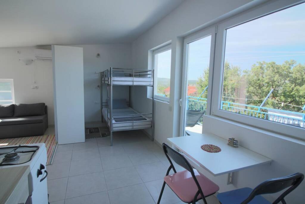 Apartment- Family Studio Malinska Exterior foto